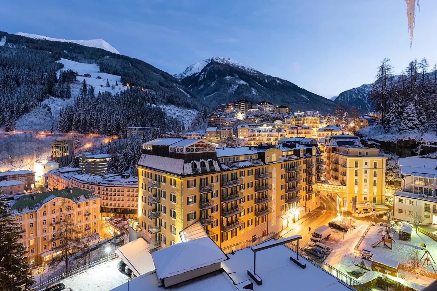 MONDI Hotel Bellevue in Bad Gastein 4 Sterne Hotel mit Gipfelpanorama Therme und Bergurlaub